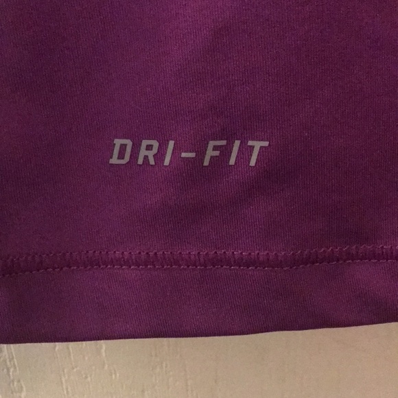 Nike Dri Fit - Picture 3 of 4